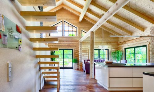 LeonWood_Blockhaus_Espoo-deluxe_1606S_04_Blick-durchs-ganze-Haus_rgb
