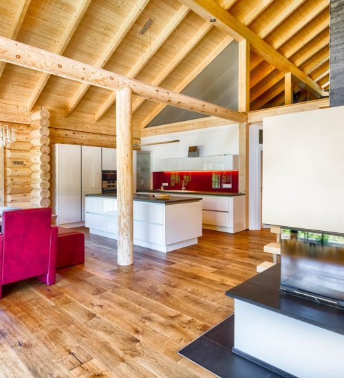 LeonWood_Blockhaus_Espoo-deluxe_1606S_05_offenes-Wohnen_rgb