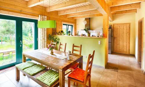 Leonwood_Blockhaus_Alpina-One_1713HH_05_Esszimmer_rgb