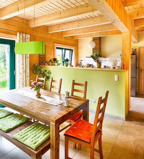 Leonwood_Blockhaus_Alpina-One_1713HH_05_Esszimmer_rgb